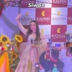 Bollywood in Siwan! Karishma Kapoor Shines at Grand Opening of Kalyan Jewellers