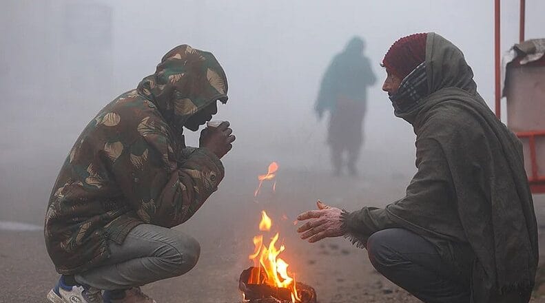 North India Weather Alert: Dense Fog And Cold Day Conditions Grip UP And Bihar, Schools Change Timings